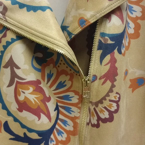 CHICO'S ARTISANAL TAN FAUX SUEDE WOMEN'S JACKET WITH MULTICOLOR PAISLEY DESIGNS - Picture 4 of 12
